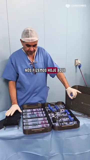 Dr. Humberto Alves em demonstração do Sistema Versalock